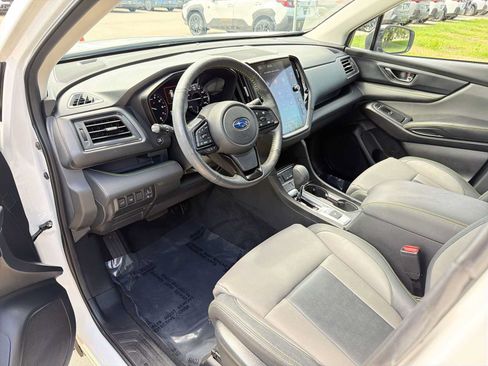 Used 2023 Subaru Ascent Onyx Edition AWD/4WD image 2