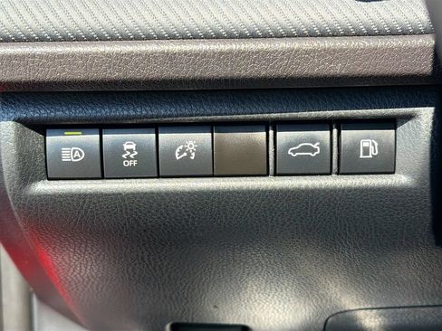 Used 2025 Toyota Camry SE FWD image 10