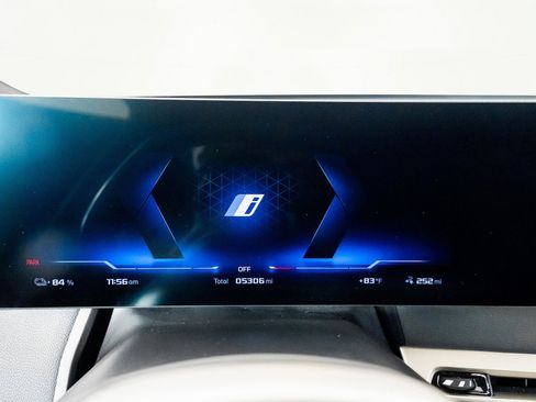 Used 2024 BMW iX M60 image 46