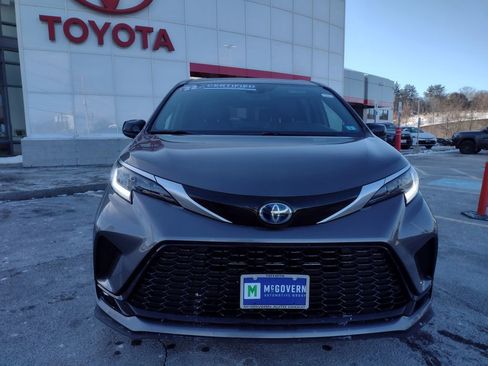 Used 2022 Toyota Sienna XSE image 13