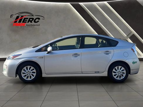 Used 2014 Toyota Prius Prime Plug-In Hybrid FWD image 8