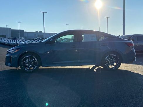 New 2025 Nissan Sentra SR w/ SR Premium Package image 7