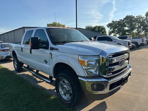 Used 2016 Ford F250 XLT w/ XLT Value Package AWD/4WD image 4