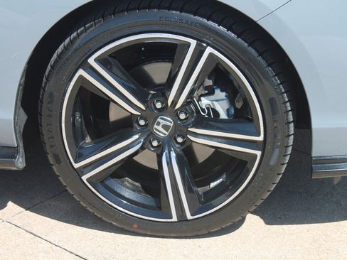 Used 2023 Honda Accord Sport image 3