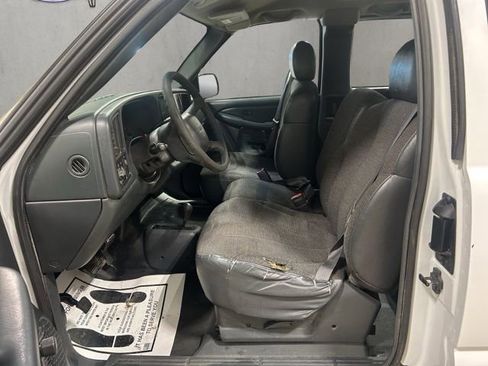 Used 2000 GMC Sierra 1500 SL w/ Fleet Group image 11