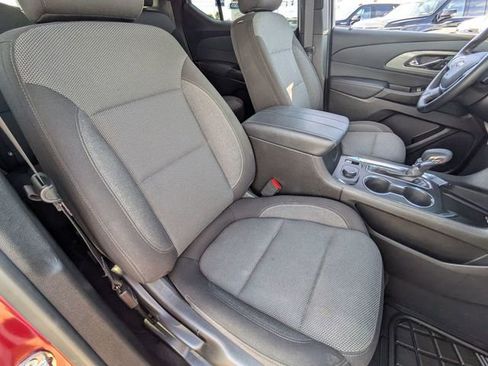 Used 2023 Chevrolet Traverse LT image 29