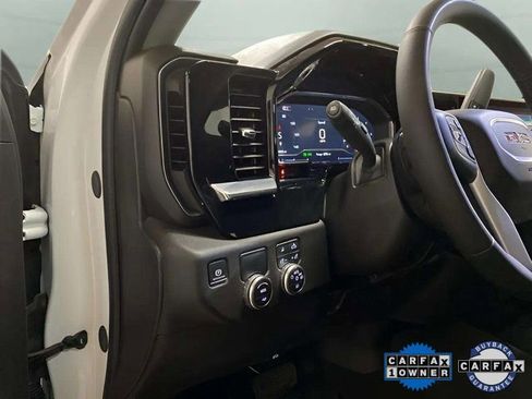 Used 2025 GMC Sierra 1500 SLT image 13