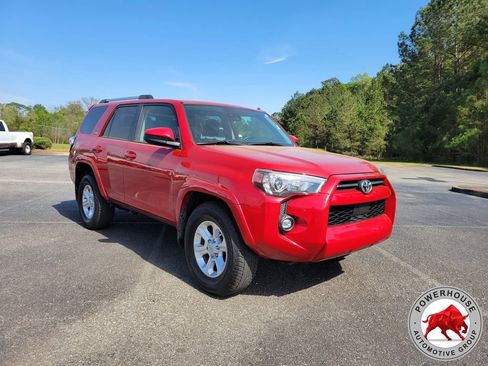 Used 2024 Toyota 4Runner SR5 RWD image 9