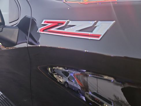 Used 2022 Chevrolet Silverado 1500 LT image 4