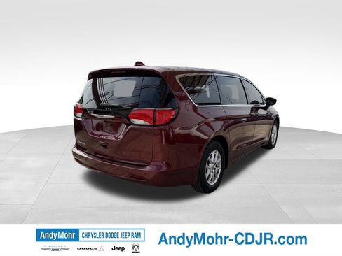 Used 2017 Chrysler Pacifica Touring FWD image 7
