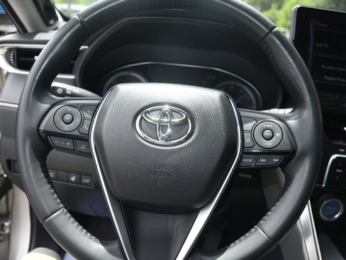 Used 2021 Toyota Venza Limited w/ Advanced Technology Package image 13