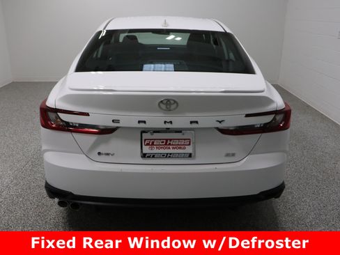 Used 2025 Toyota Camry SE image 8