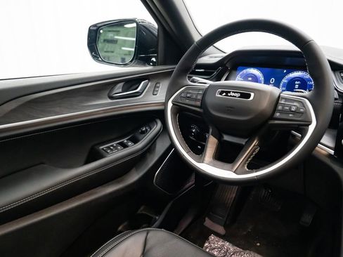 New 2026 Jeep Grand Cherokee L Limited image 12