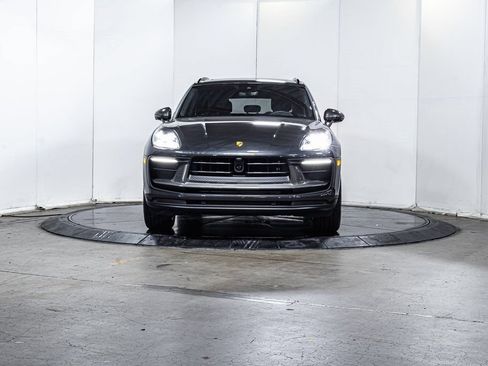 Certified 2025 Porsche Macan Turbo AWD/4WD image 10