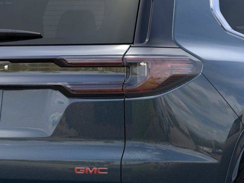 New 2025 GMC Acadia Denali w/ Super Cruise Package FWD image 11