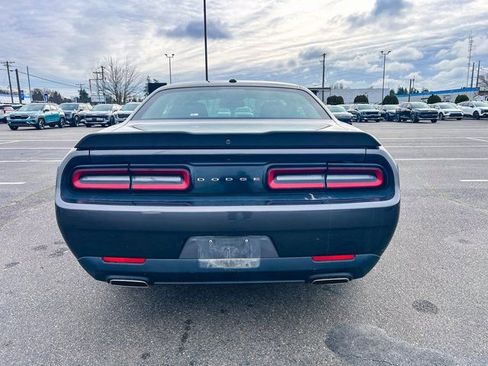Used 2022 Dodge Challenger SXT image 7