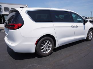 Used 2024 Chrysler Pacifica Touring-L FWD video 2