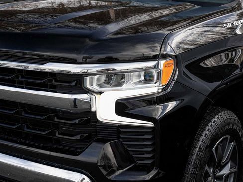 Used 2023 Chevrolet Silverado 1500 LT image 36