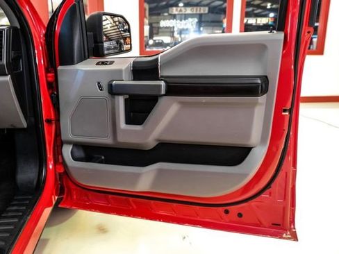 Used 2018 Ford F150 XLT image 40