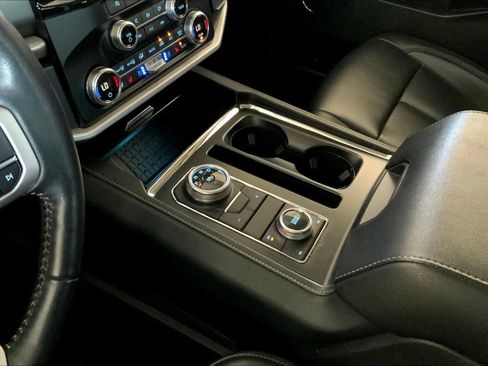 Used 2024 Ford Expedition Max XLT image 15