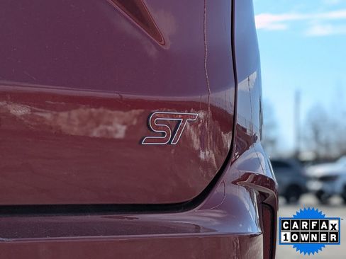 Certified 2023 Ford Edge ST image 12