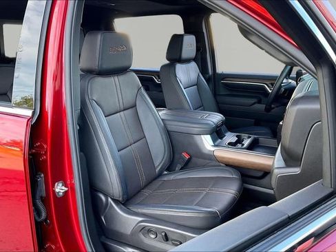 Used 2024 Chevrolet Silverado 2500 High Country w/ High Country Premium Package image 20