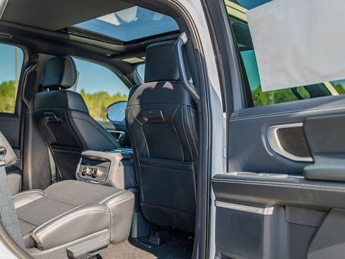 New 2025 Ford Expedition Platinum w/ Stealth Appearance Package image 10