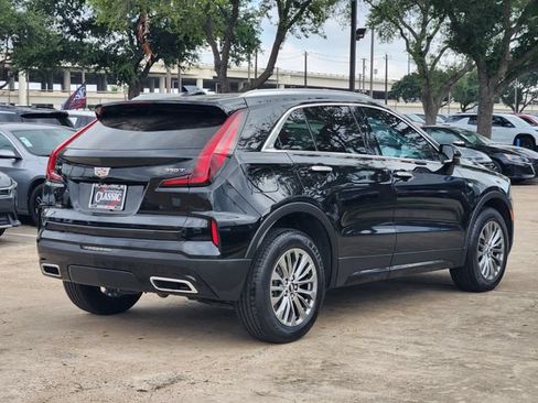 Used 2025 Cadillac XT4 Premium Luxury FWD image 7