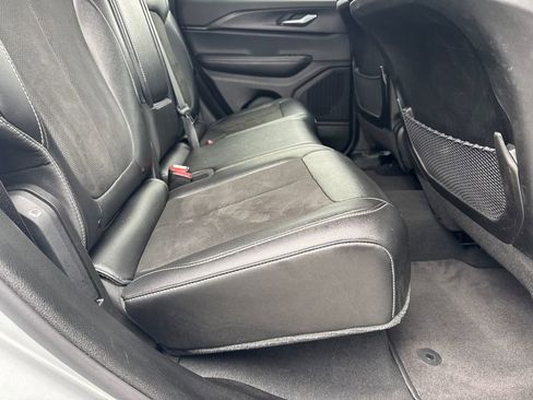 Used 2024 Jeep Grand Cherokee Altitude image 15