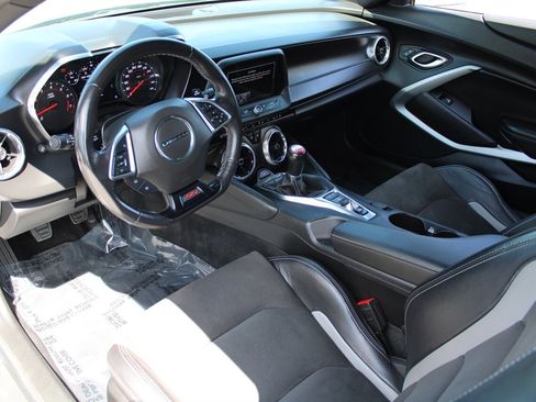 Used 2018 Chevrolet Camaro SS RWD image 24