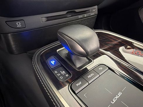 Used 2022 Lexus LS 500 w/ Interior Upgrade Package RWD image 33