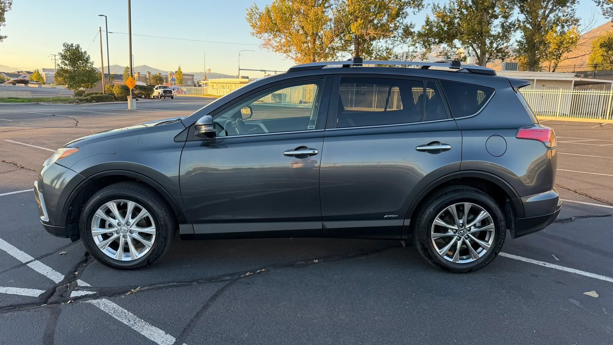 Used 2017 Toyota RAV4 Limited w/ Advanced Technology Package AWD/4WD image 4