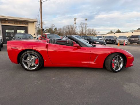 Used 2006 Chevrolet Corvette Convertible w/ Preferred Equipment Group image 3