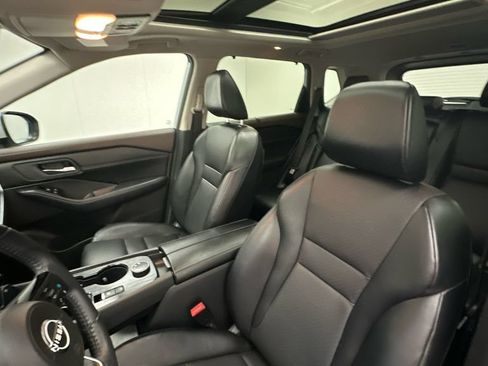 Used 2023 Nissan Rogue SV w/ SV Premium B Package AWD/4WD image 9