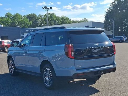 Certified 2025 Ford Expedition Active AWD/4WD image 4
