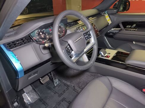 New 2026 Land Rover Range Rover Long Wheelbase SE AWD/4WD image 16