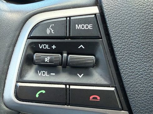 Used 2017 Hyundai Elantra Limited w/ Limited Tech Package 04 image 11