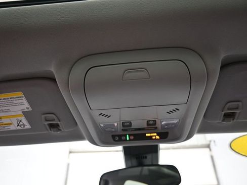 Used 2024 Chevrolet Equinox LT image 10