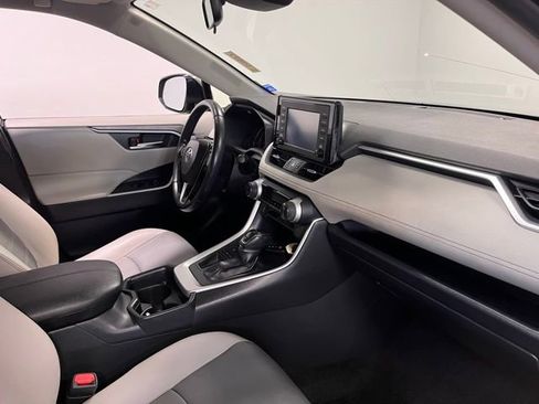 Used 2019 Toyota RAV4 XLE Premium w/ Carpet Mat Package image 11