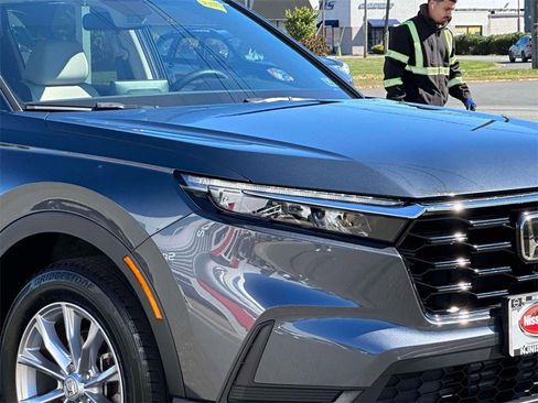 Used 2024 Honda CR-V EX image 8