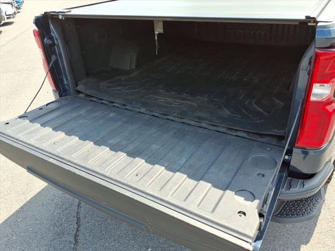 Used 2021 Chevrolet Silverado 1500 High Country w/ Technology Package AWD/4WD image 4