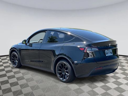 Used 2023 Tesla Model Y Long Range AWD/4WD image 4