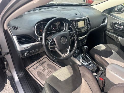 Used 2014 Jeep Cherokee Latitude w/ Comfort/Convenience Group AWD/4WD image 20