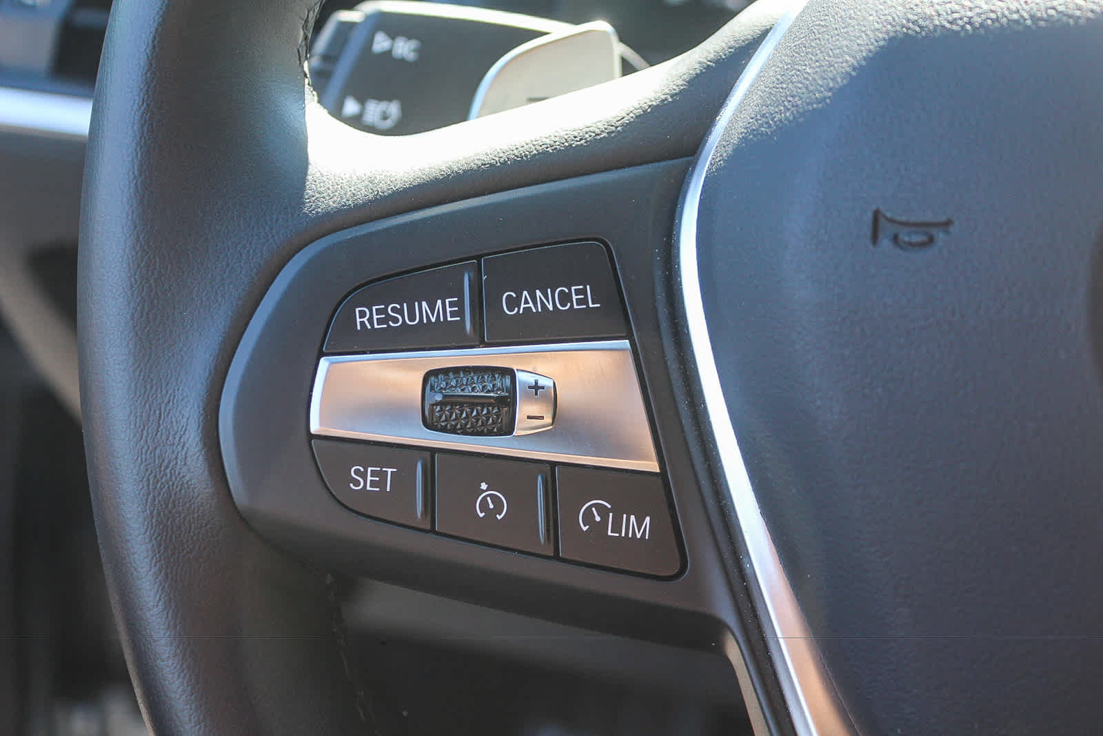 Used 2024 BMW 330i Sedan w/ Convenience Package RWD image 31