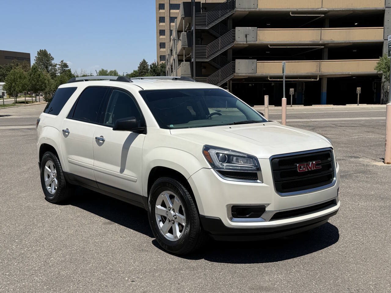 Used 2015 GMC Acadia SLE FWD image 5