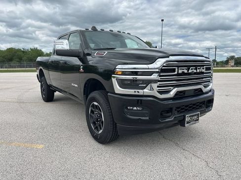 Used 2025 RAM 2500 Laramie AWD/4WD image 7