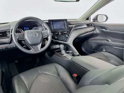 Used 2024 Toyota Camry SE image 27