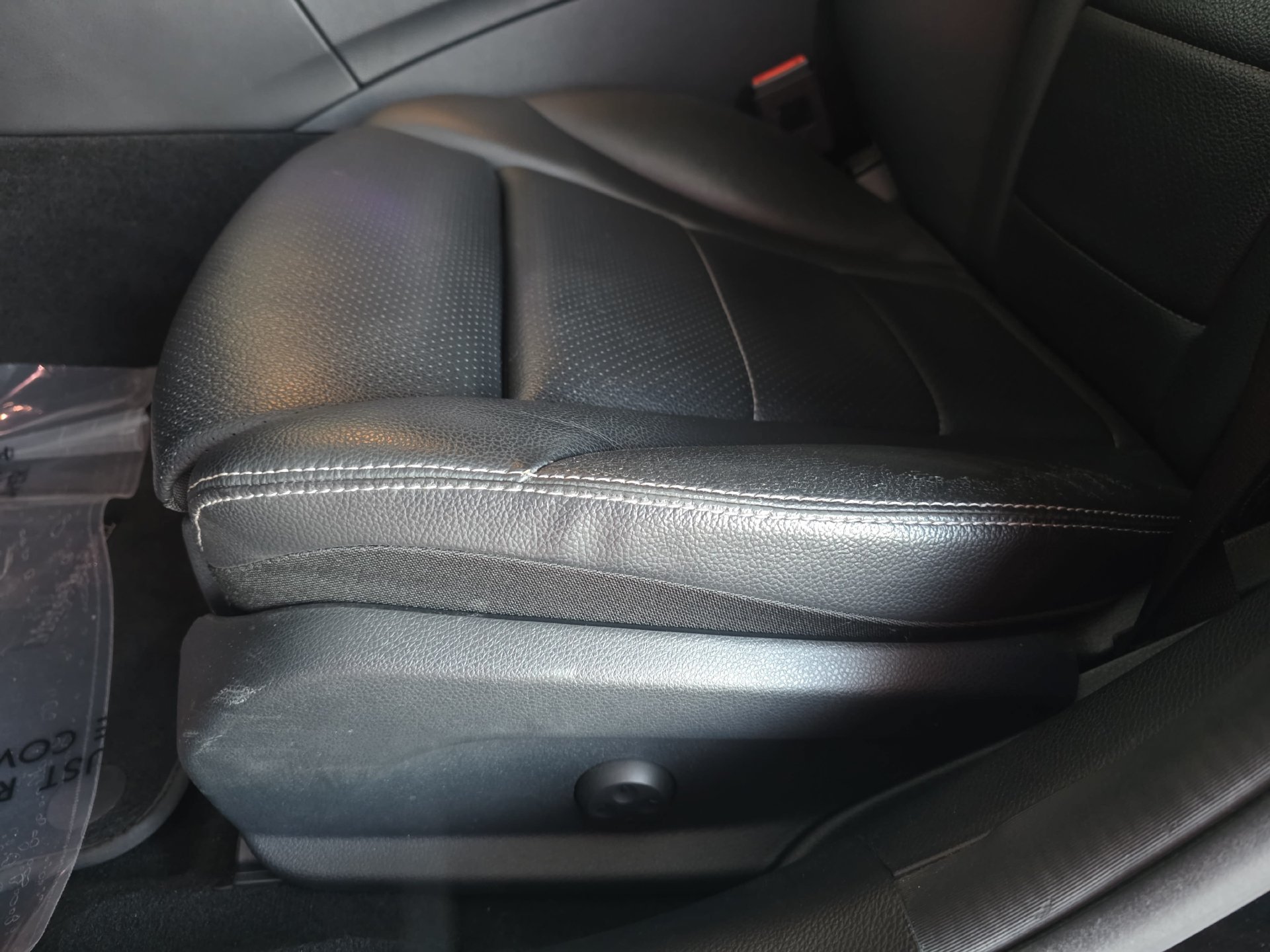 Used 2019 Mercedes-Benz C 300 4MATIC Sedan image 28