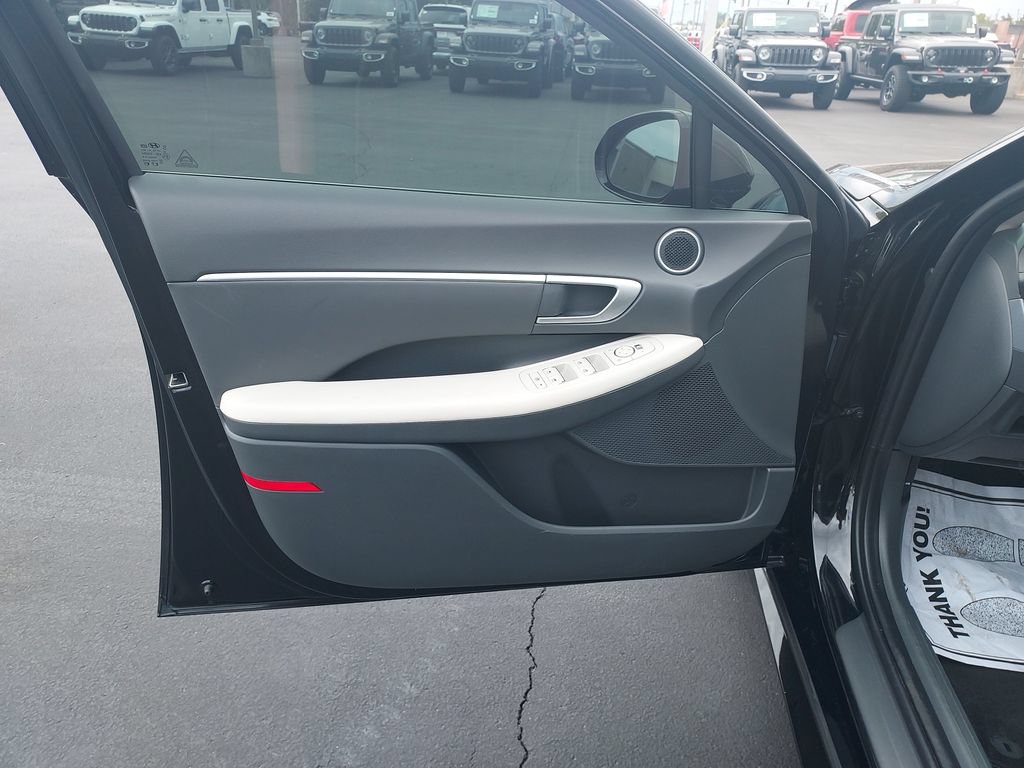 Used 2024 Hyundai Sonata SEL FWD image 12