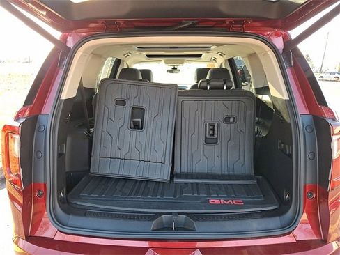 Used 2021 GMC Acadia Denali w/ Denali Ultimate Package image 25